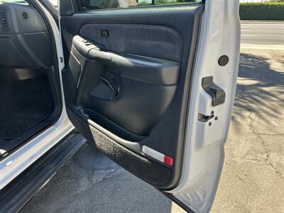 2001 Chevrolet Silverado 2500 LS 4dr Extended Cab LS   - Photo 16 - Stanton, CA 90680