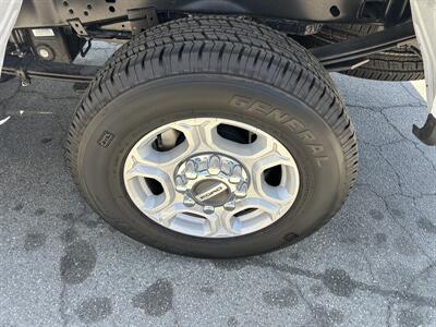 2025 Ford F-250 XLT   - Photo 18 - Long Beach, CA 90805