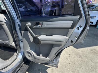 2011 Honda CR-V LX   - Photo 12 - Long Beach, CA 90805