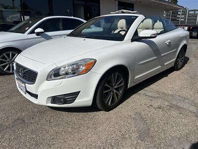 2011 Volvo C70 T5   - Photo 2 - Stanton, CA 90680
