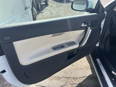 2011 Volvo C70 T5   - Photo 13 - Stanton, CA 90680