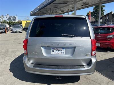 2019 Dodge Grand Caravan SXT   - Photo 4 - Long Beach, CA 90805