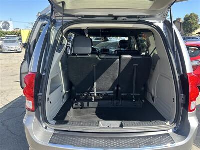 2019 Dodge Grand Caravan SXT   - Photo 11 - Long Beach, CA 90805