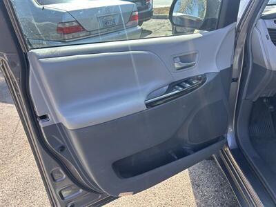 2017 Toyota Sienna XLE 8-Passenger - Photo 18 - Stanton, CA 90680