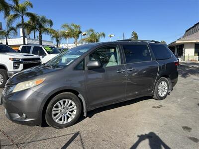 2017 Toyota Sienna XLE 8-Passenger Van