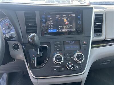 2017 Toyota Sienna XLE 8-Passenger - Photo 11 - Stanton, CA 90680