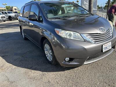 2017 Toyota Sienna XLE 8-Passenger   - Photo 2 - Stanton, CA 90680