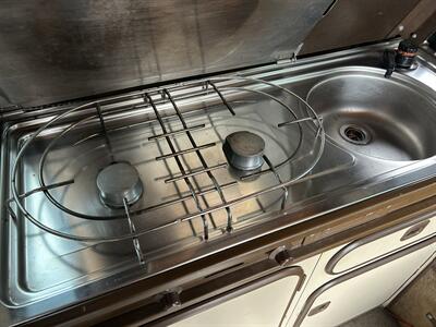 1985 Volkswagen Bus/Vanagon Camper   - Photo 11 - Stanton, CA 90680