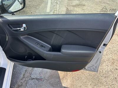 2018 Kia Forte S   - Photo 15 - Stanton, CA 90680