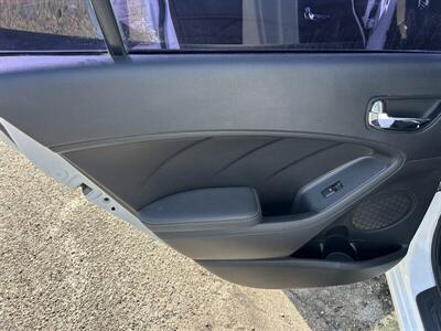 2018 Kia Forte S   - Photo 17 - Stanton, CA 90680