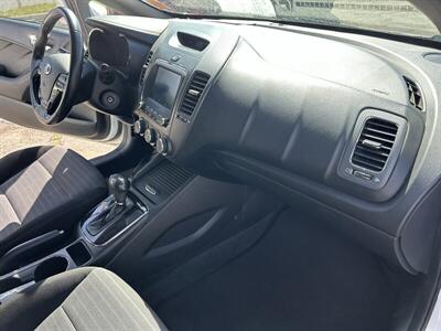 2018 Kia Forte S   - Photo 14 - Stanton, CA 90680