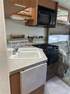 2002 TIOGA 29V Fleetwood - Photo 15 - Stanton, CA 90680