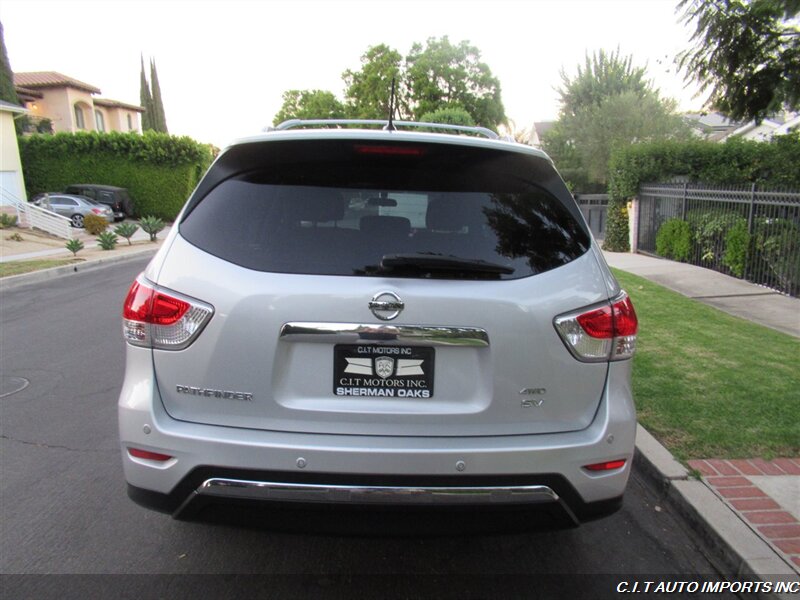 2013 Nissan Pathfinder SV   - Photo 7 - Sherman Oaks, CA 91423