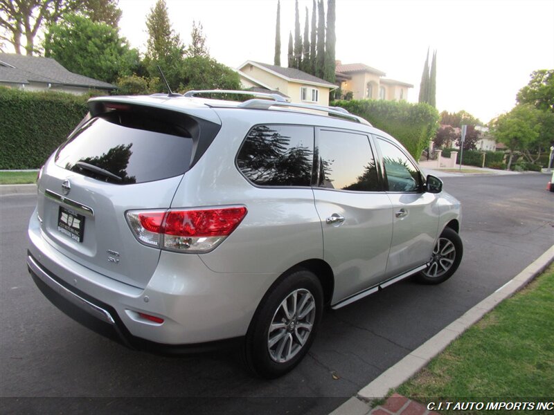 2013 Nissan Pathfinder SV   - Photo 8 - Sherman Oaks, CA 91423