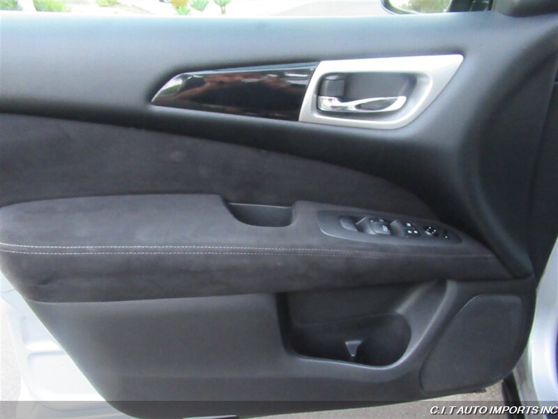 2013 Nissan Pathfinder SV   - Photo 17 - Sherman Oaks, CA 91423