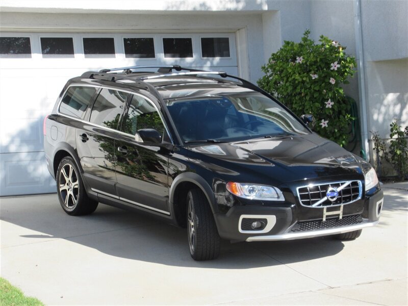 2012 Volvo XC70 T6   - Photo 1 - Sherman Oaks, CA 91423
