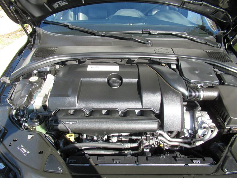 2012 Volvo XC70 T6   - Photo 35 - Sherman Oaks, CA 91423