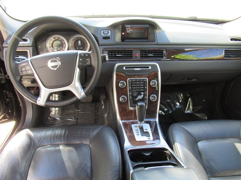 2012 Volvo XC70 T6   - Photo 28 - Sherman Oaks, CA 91423