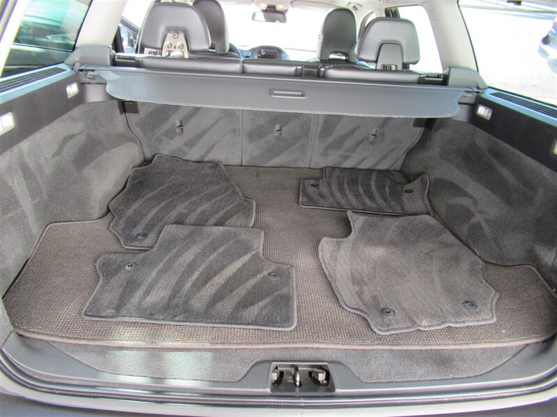 2012 Volvo XC70 T6   - Photo 30 - Sherman Oaks, CA 91423