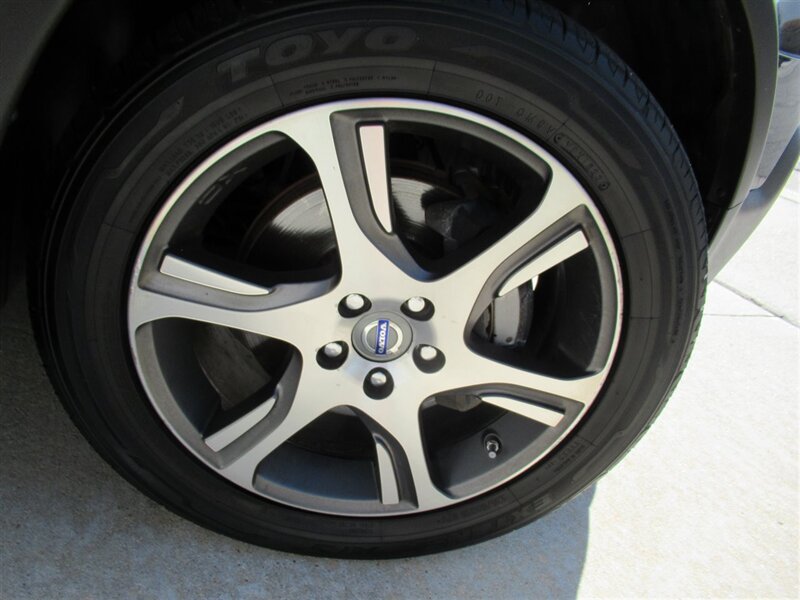 2012 Volvo XC70 T6   - Photo 14 - Sherman Oaks, CA 91423