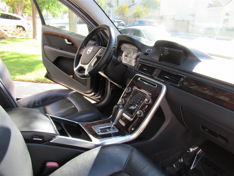 2012 Volvo XC70 T6   - Photo 34 - Sherman Oaks, CA 91423