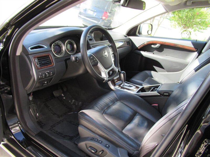 2012 Volvo XC70 T6   - Photo 16 - Sherman Oaks, CA 91423