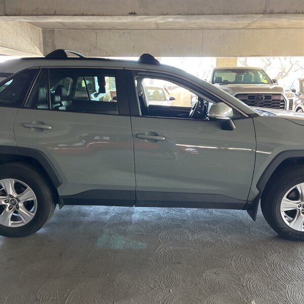 2019 Toyota RAV4 XLE   - Photo 10 - Sherman Oaks, CA 91423