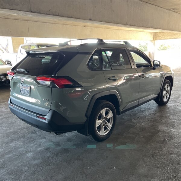 2019 Toyota RAV4 XLE   - Photo 8 - Sherman Oaks, CA 91423