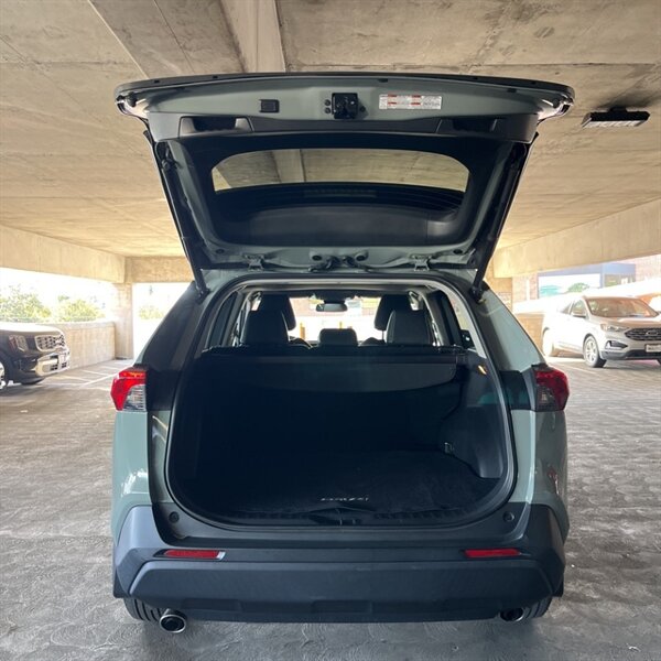 2019 Toyota RAV4 XLE   - Photo 12 - Sherman Oaks, CA 91423