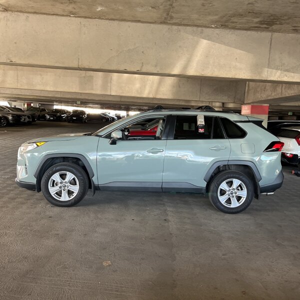 2019 Toyota RAV4 XLE   - Photo 5 - Sherman Oaks, CA 91423