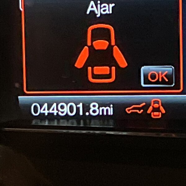 2018 Ford Explorer XLT   - Photo 16 - Sherman Oaks, CA 91423