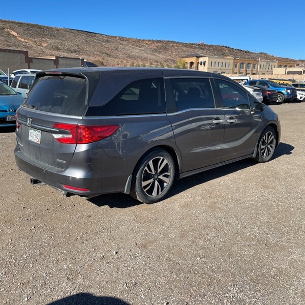 2021 Honda Odyssey Touring   - Photo 5 - Sherman Oaks, CA 91423