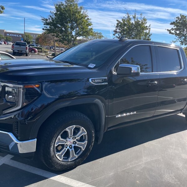 2023 GMC Sierra 1500 SLE   - Photo 11 - Sherman Oaks, CA 91423