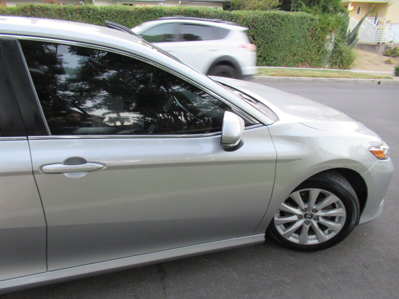 2019 Toyota Camry LE   - Photo 34 - Sherman Oaks, CA 91423