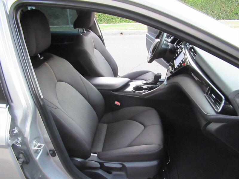 2019 Toyota Camry LE   - Photo 31 - Sherman Oaks, CA 91423