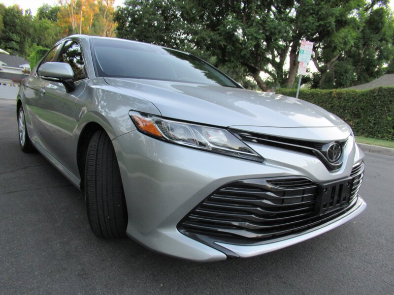2019 Toyota Camry LE   - Photo 13 - Sherman Oaks, CA 91423
