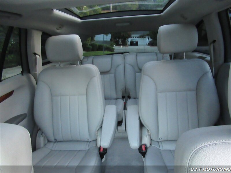 2007 Mercedes-Benz R 350   - Photo 15 - Sherman Oaks, CA 91423