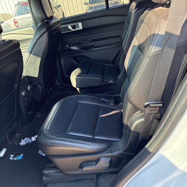 2020 Ford Explorer XLT   - Photo 13 - Sherman Oaks, CA 91423