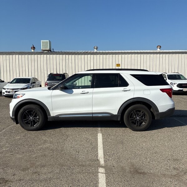 2020 Ford Explorer XLT   - Photo 7 - Sherman Oaks, CA 91423