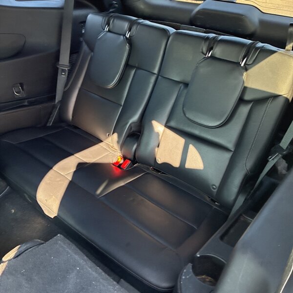 2020 Ford Explorer XLT   - Photo 15 - Sherman Oaks, CA 91423