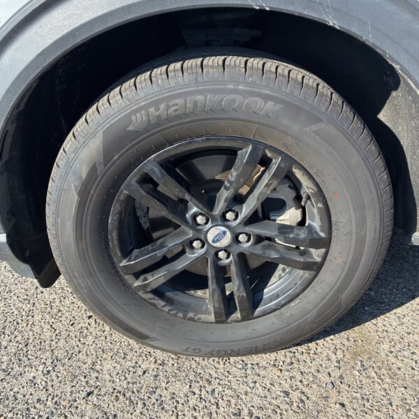 2020 Ford Explorer XLT   - Photo 11 - Sherman Oaks, CA 91423