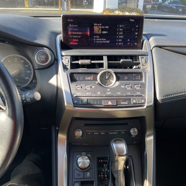 2019 Lexus NX 300   - Photo 22 - Sherman Oaks, CA 91423