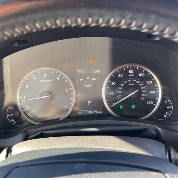 2019 Lexus NX 300   - Photo 18 - Sherman Oaks, CA 91423