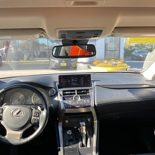 2019 Lexus NX 300   - Photo 19 - Sherman Oaks, CA 91423