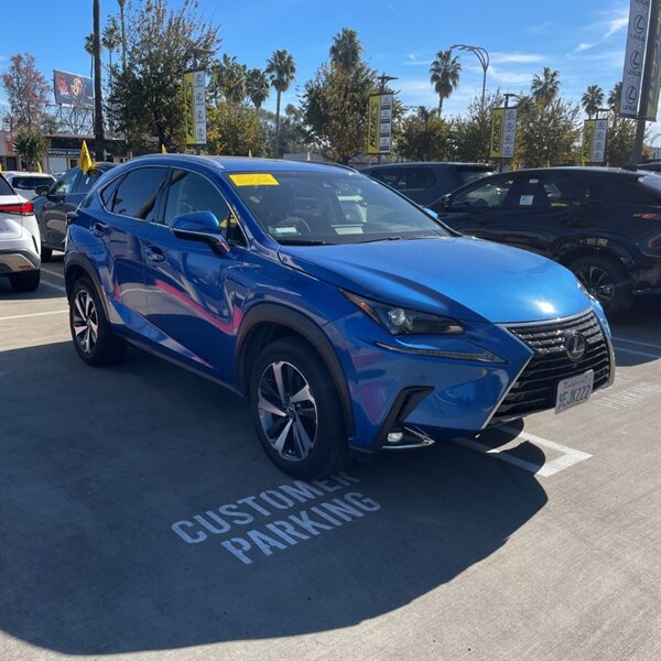2019 Lexus NX 300   - Photo 2 - Sherman Oaks, CA 91423
