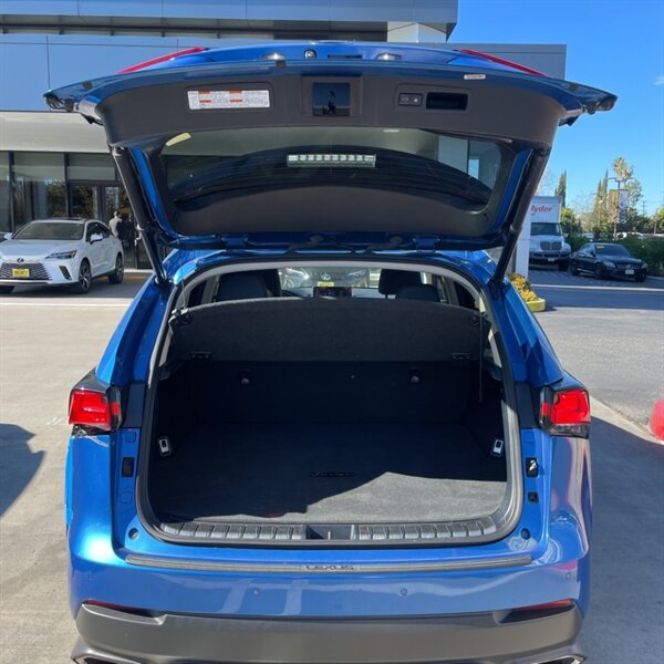 2019 Lexus NX 300   - Photo 10 - Sherman Oaks, CA 91423