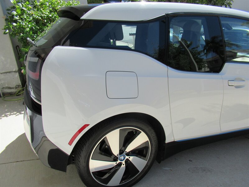 2016 BMW i3   - Photo 34 - Sherman Oaks, CA 91423