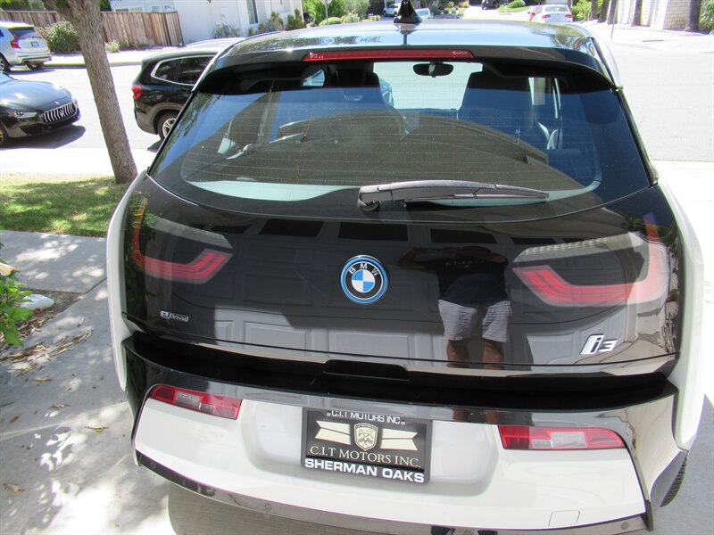 2016 BMW i3   - Photo 6 - Sherman Oaks, CA 91423