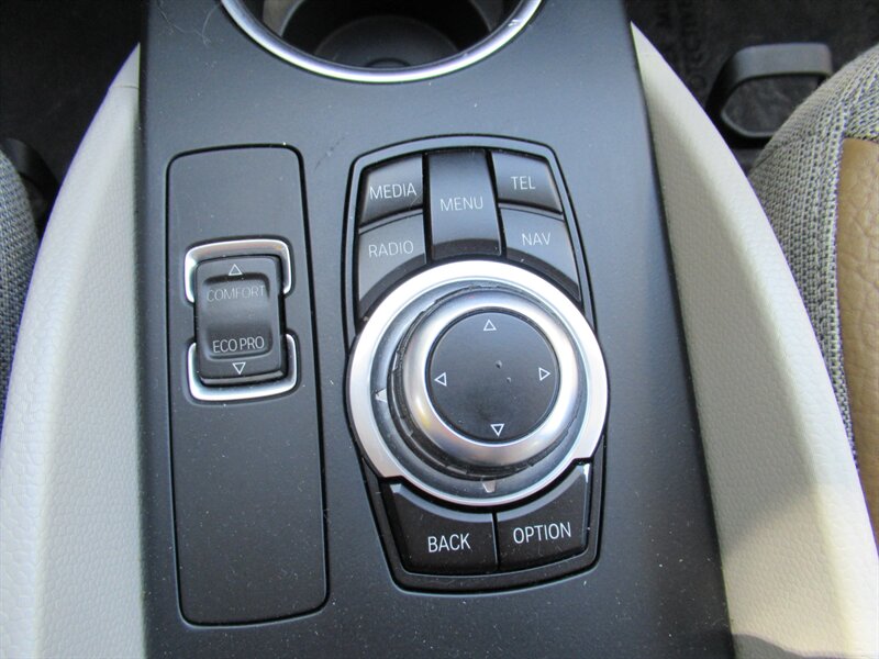 2016 BMW i3   - Photo 24 - Sherman Oaks, CA 91423