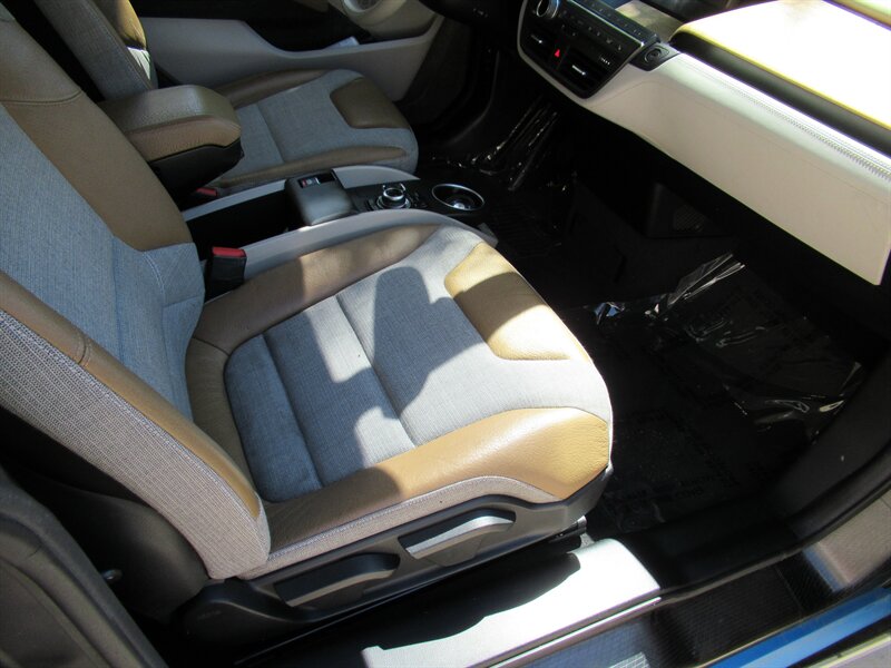 2016 BMW i3   - Photo 30 - Sherman Oaks, CA 91423